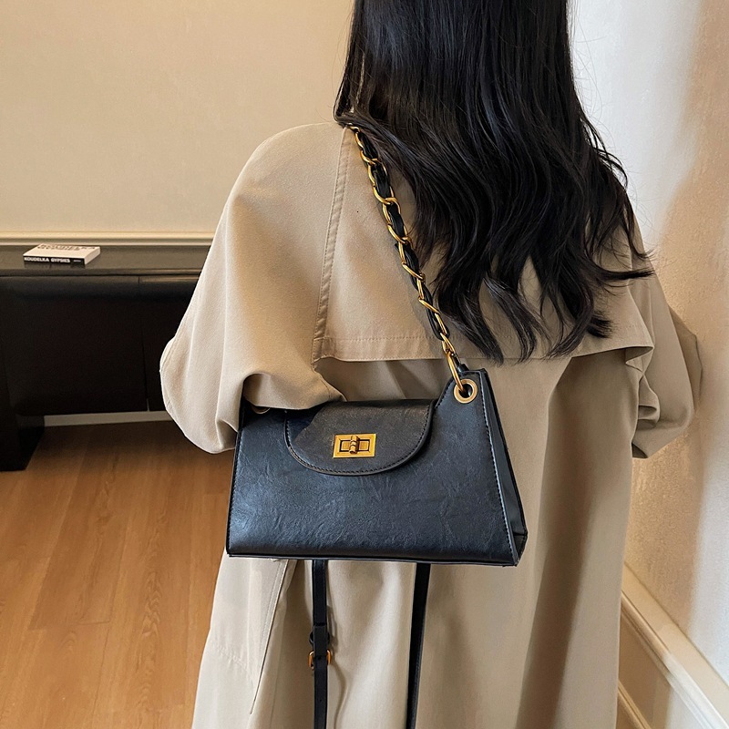 Luxury Brand Designer Bag French Fashion Women's Bag 2025 Autumn Winter New Simple Stylish Niche Design Single Shoulder Underarm Bag Small Square