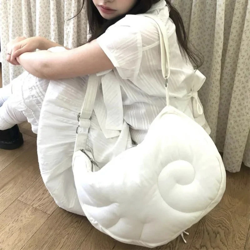 Fashion Messenger Bags Niche Angel Wing Shoulder Bags Creative Highend Underarm Bag Japanese Style Womens Bags 251021