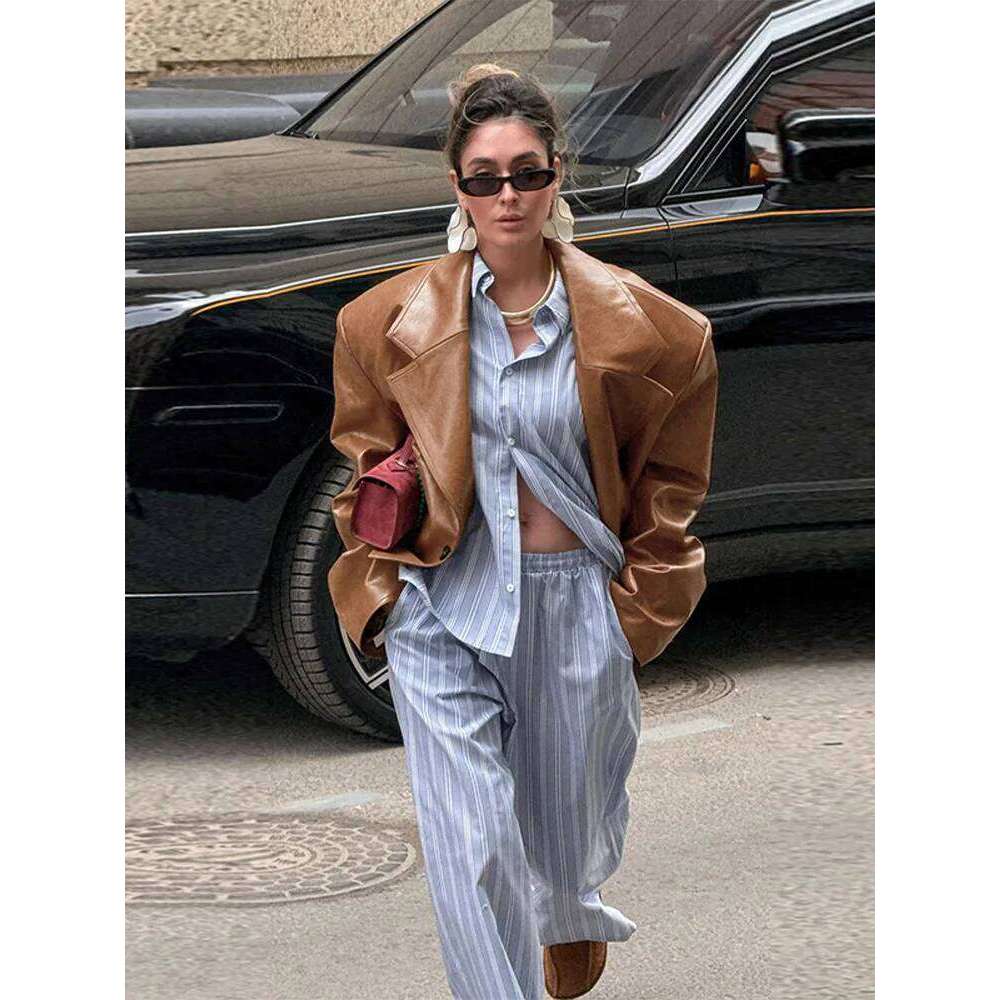 Retro PU Leather Short Jacket Women 2025 Chic Street Pad Shoulder Lapel Single Breasted Jackets Coat Female Casual Loose Outwear