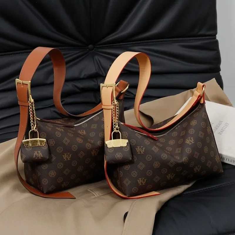 New Largecapacity Bag for Autumn and Winter Cmuting Tote Bag Highend Singleshoder Bag Wide Shoder Strap Crossbody Bag Y251022