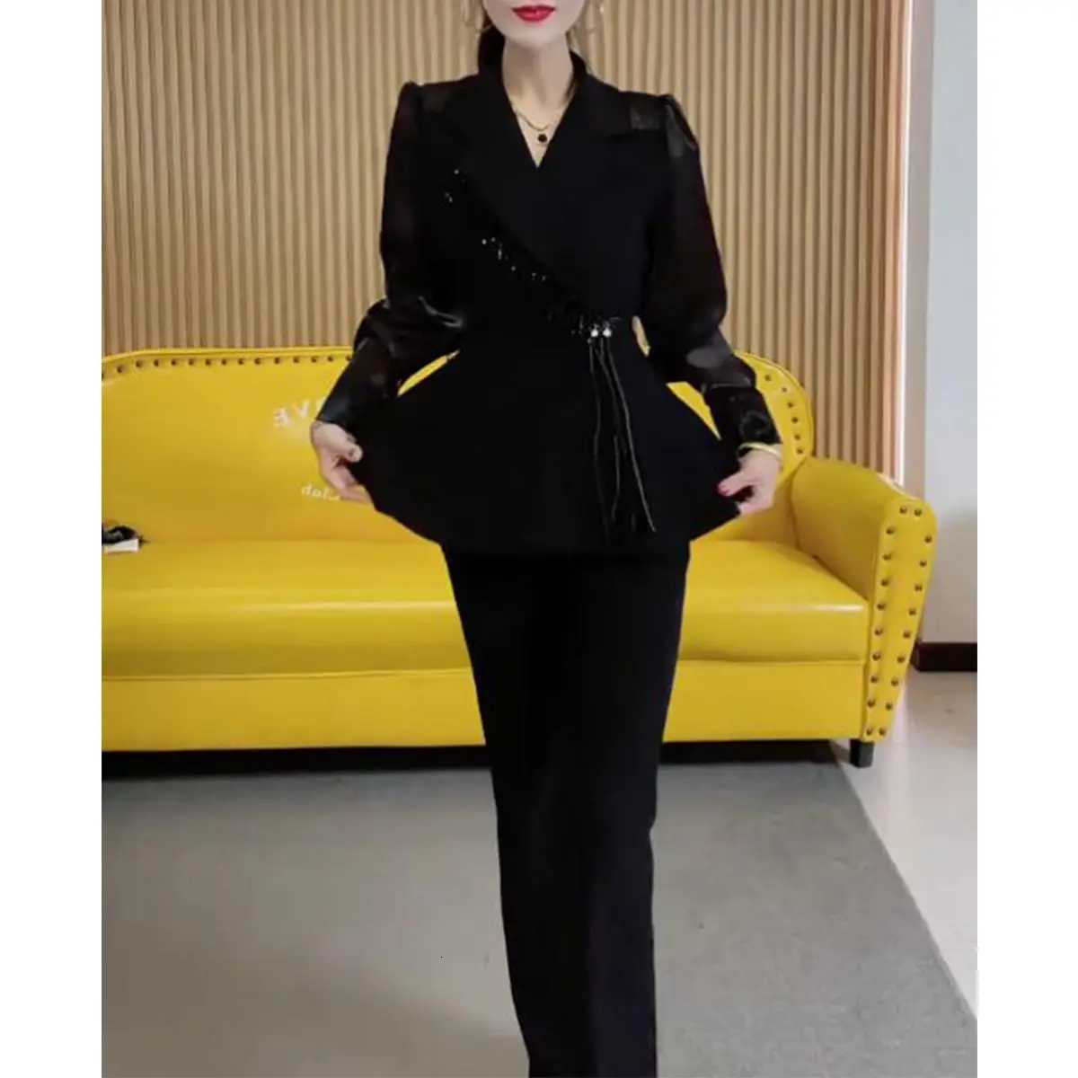 Spring 2025 New Fashion Foreign Style Suit Femininity Skinny Splicing Bubble Sleeve Top Pants Twopiece Set Lady Summer SuitsT251022