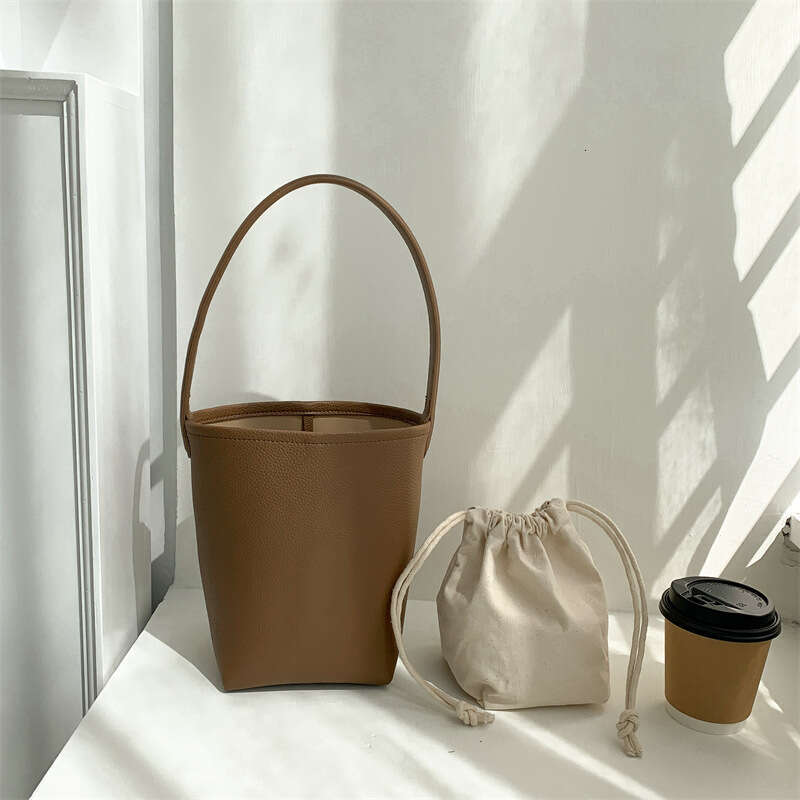 Korean Summer Versatile Solid Color Fashion Single Shoulder Underarm Niche Cylinder Handheld Bucket Bag For Women B5