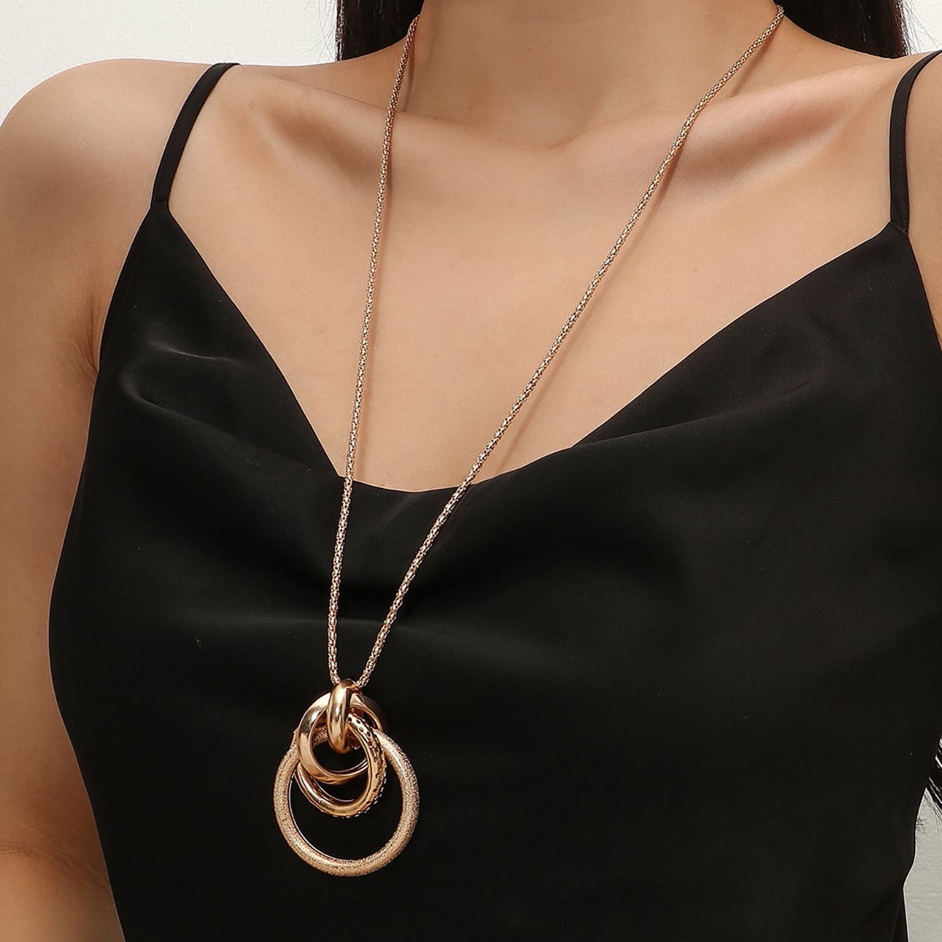 Oval Double-Ring Short Pendant Women's Metal Collarbone Chain Geometric Pendant