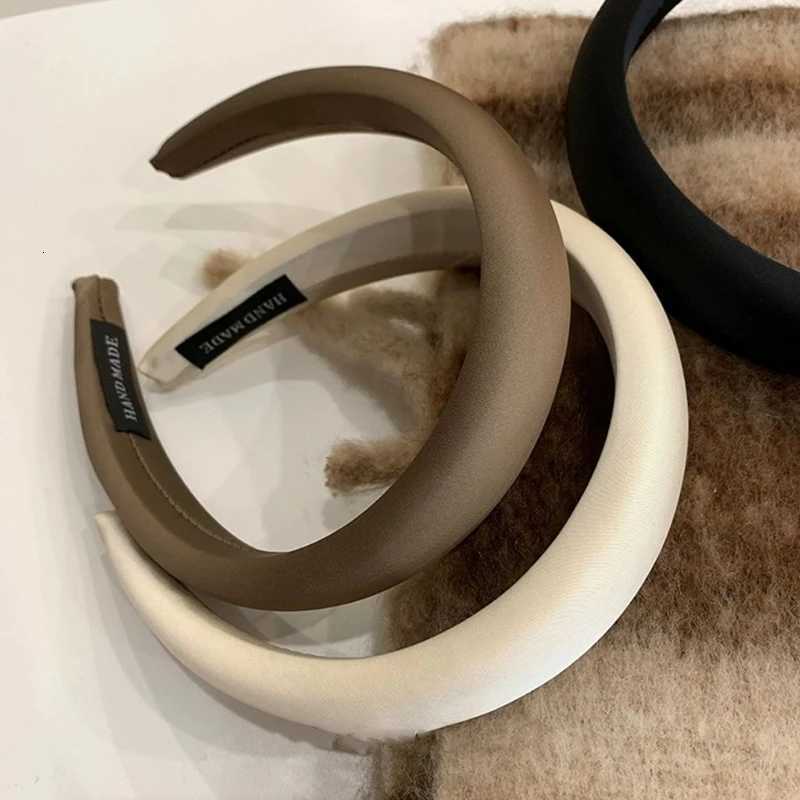 Retro Satin Sponge Headband for Women French Elegant Temperament Solid Color Hair Band Girls Hair Accessories V251022
