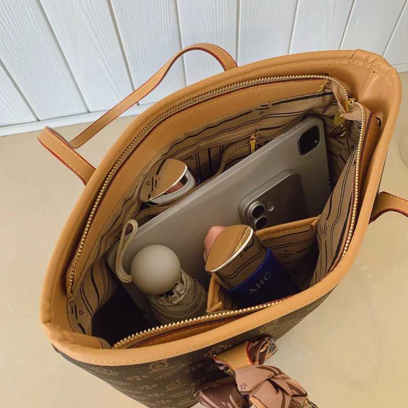 Spacious Mogram Tote Bag Vintage Shoder Purse for Wen Large Capacity Cmuter Bag Luxe Tote Fi Top Handle Bag Y251022