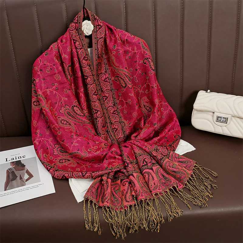 2024 Luxury Brand Winter Paisley Shawl Lady Headscarf Wrap Warm Autumn Scarves Design Print Female Foulard Cotton Stoles Scarf J251118