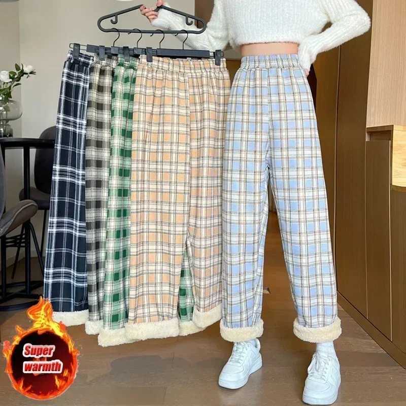 2025 Fashion Warm Plush Pants Cashmere Thick Plaid Ladies Winter Casual Loose Widelegged Pants Korean Streetwear StudentsT251022