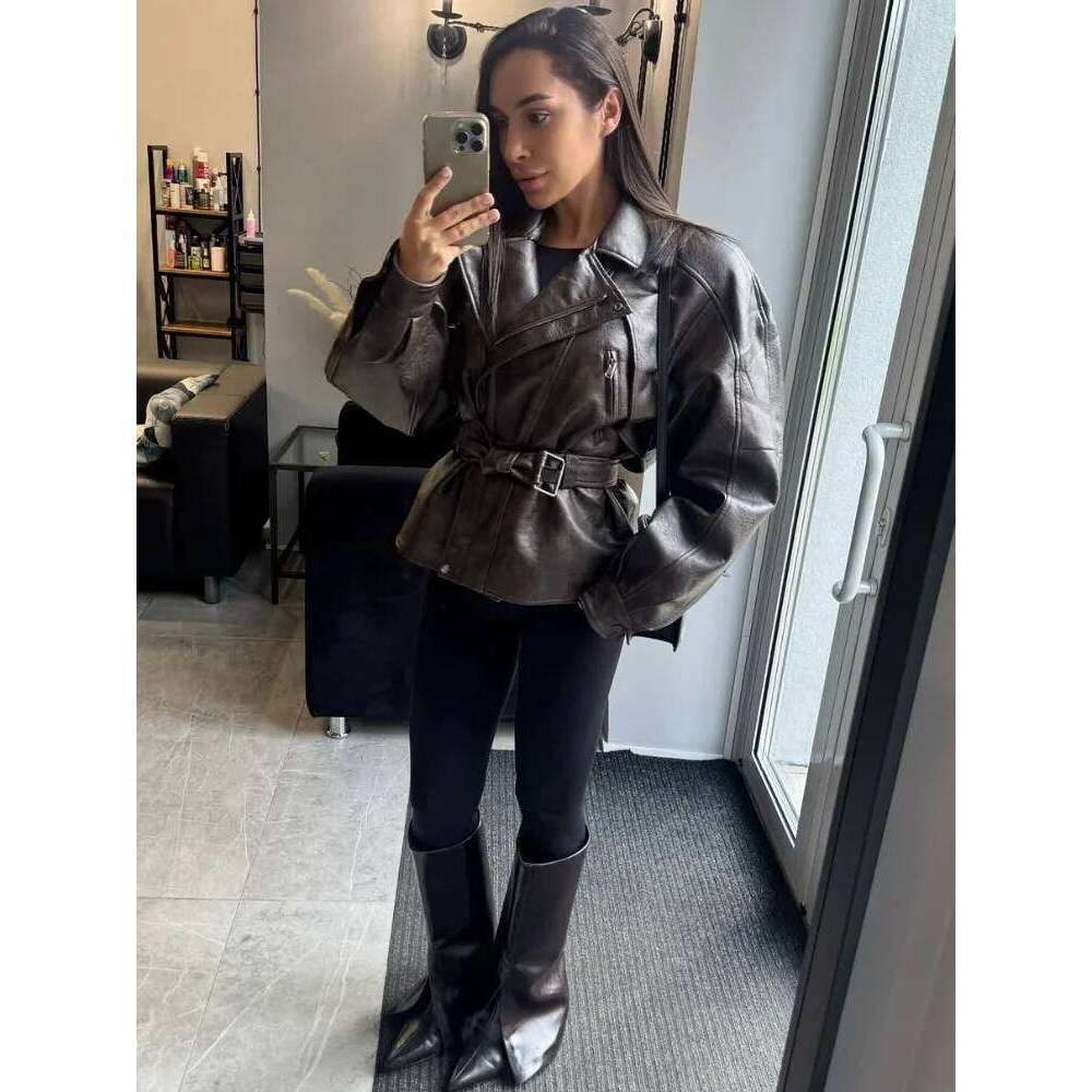 Retro Solid Lapel Collar Leather Short Jacket Women Long Sleeve Belted Zipper Pocket Loose Outerwear 2025 New Autumn Daily Coats