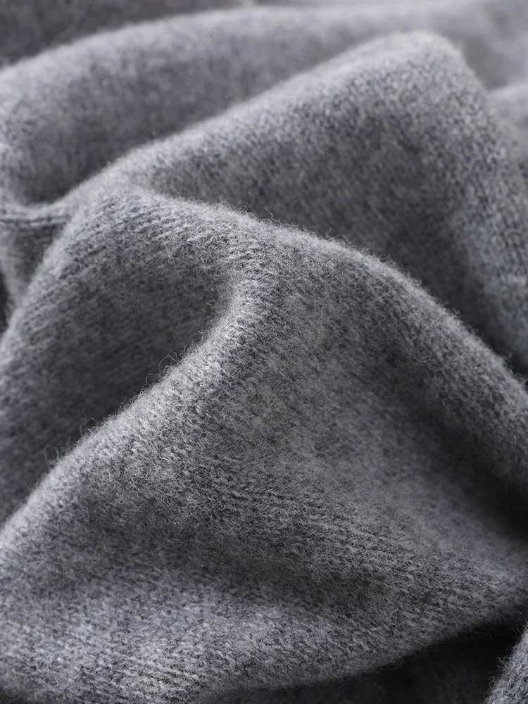 2024 Trend Large Triangle Shawl Scarf 100 Wool Women Knitted Accessories Cape Casual Soft Warm Cappa Cozy Black Gray Red J251129