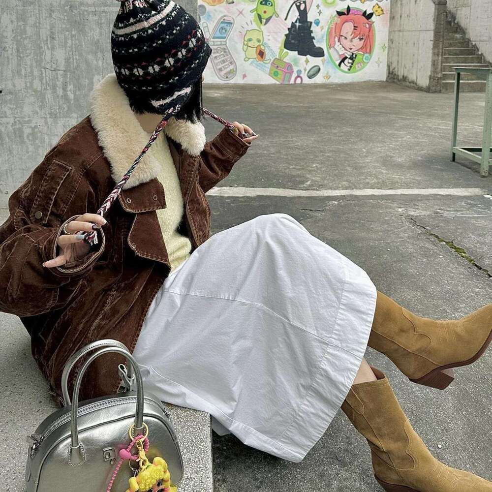 2025 Vintage Brown Distressed Denim Flocked Fabric White Goose Down Iceland Wool Collar Parka Jacket