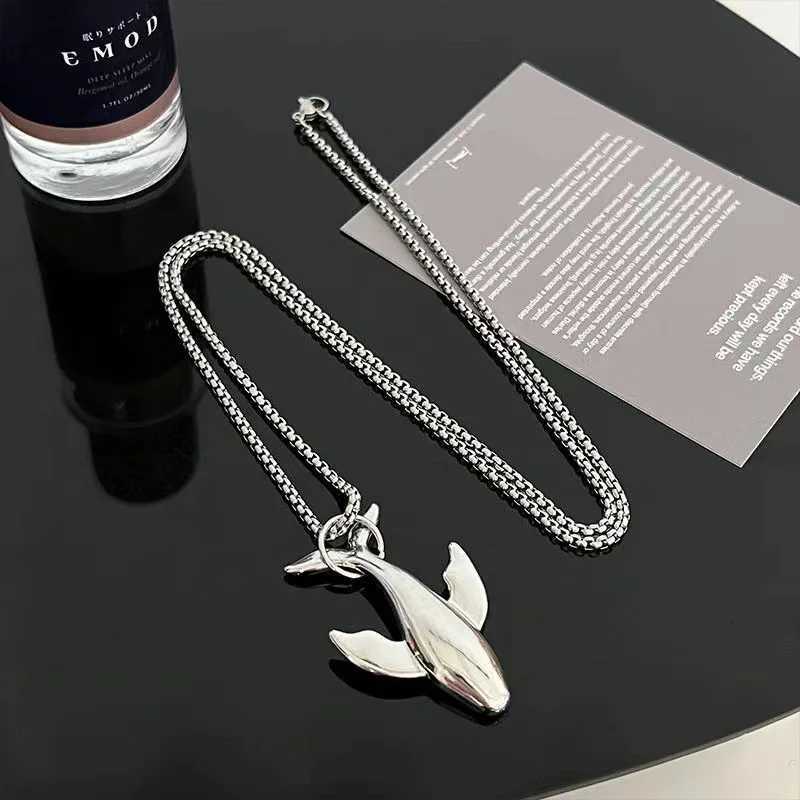 Fashion Trend Whale Stainless Steel Pendant Necklace for Men Exquisite Highend Design Small Whale Cold Wind Long Sweater Chain V251022