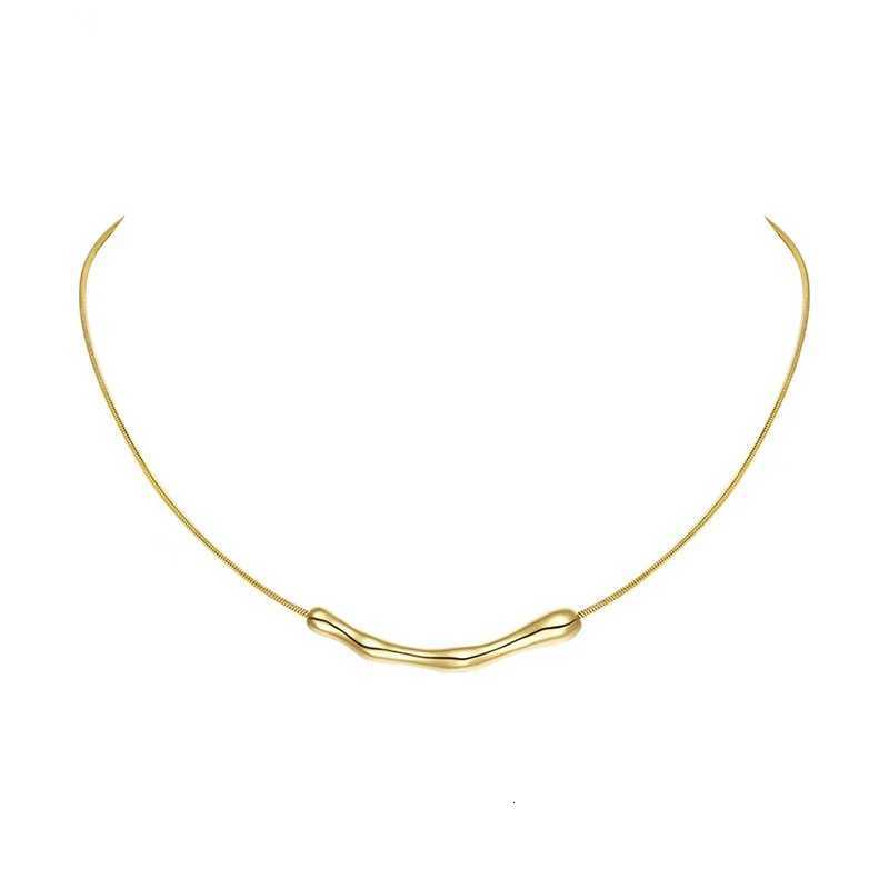 European and American Fashion Simple Stainless steel Gold Color Collarbone Chain For Womens Fashion Short Necklaces Jewelry V251022