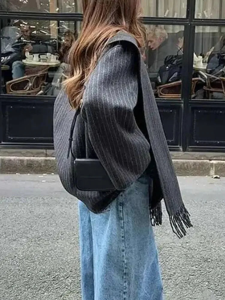 LGRQ winter fashion women thin clothes scarf striped single breasted woolen short jacket female top WQ1002802 251021