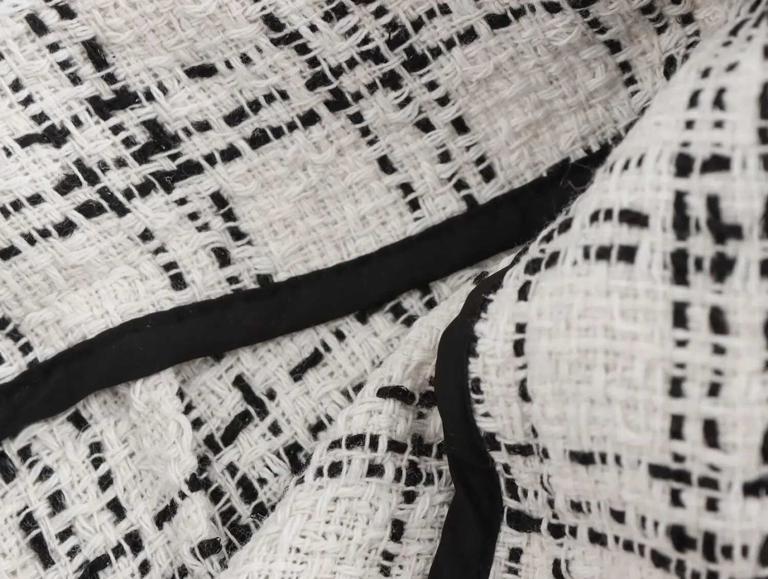 2025 New Womens Clothing European and American Style Fashionable Versatile Plaid Textured Casual PantsT251022