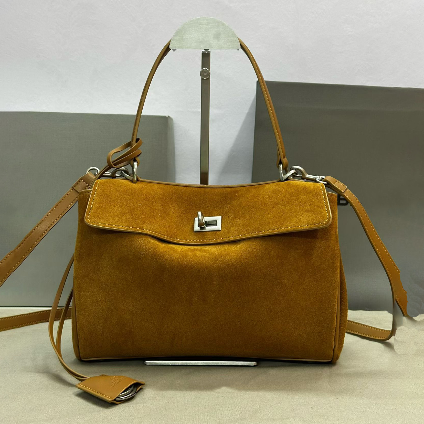 Designer Bag rodeo Womens Handbag Suede Large Capacity Tote Bag Luxury Fashion Crossbody Bag Underarm Bag Saggy Neutral Locking Leather Shoulder Bag