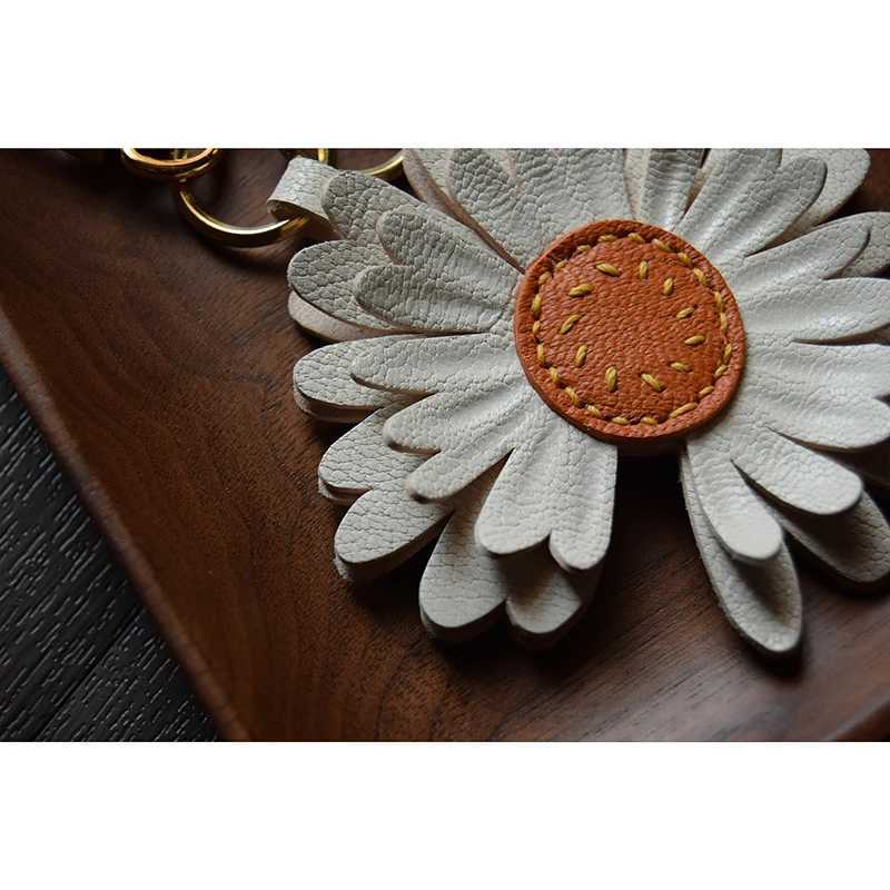 Handmade leather Bag charm small daisy handmade sheepskin car key bag pendant gift Birthday gift J251121