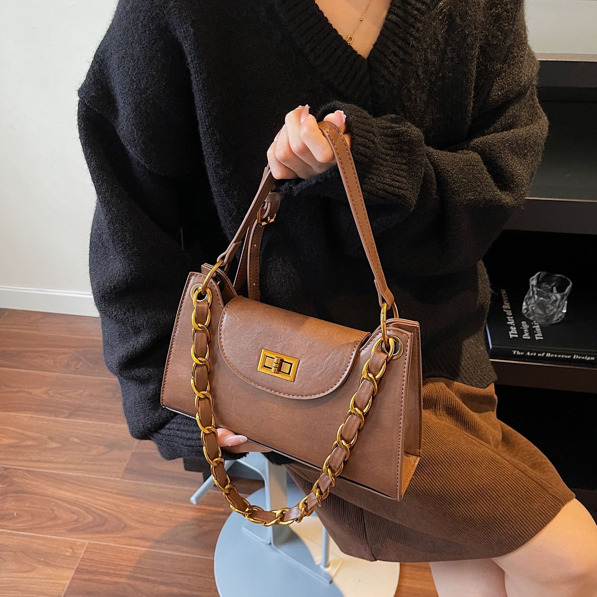 Luxury Brand Designer Bag French Fashion Women's Bag 2025 Autumn Winter New Simple Stylish Niche Design Single Shoulder Underarm Bag Small Square
