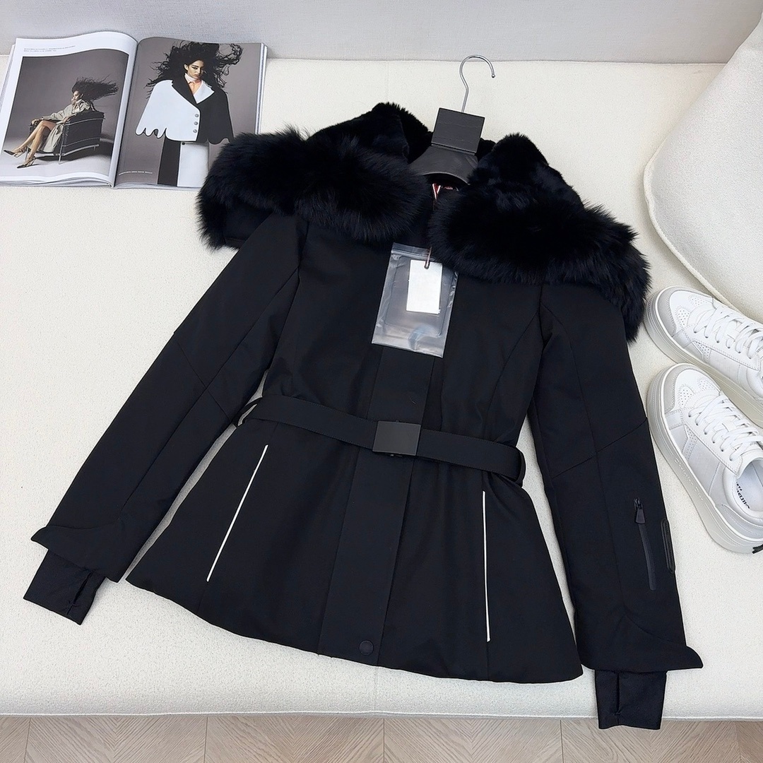 The latest classic style for women in autumn and winter, short waisted down ski jacket with large fur collar Super customization