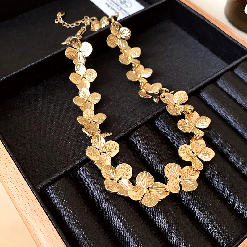 New Spliced Flower Earrings Bracelet Necklace Set Light Luxury Minimalist Style Collarbone Chain Fashion Versatile Accessories - view 8