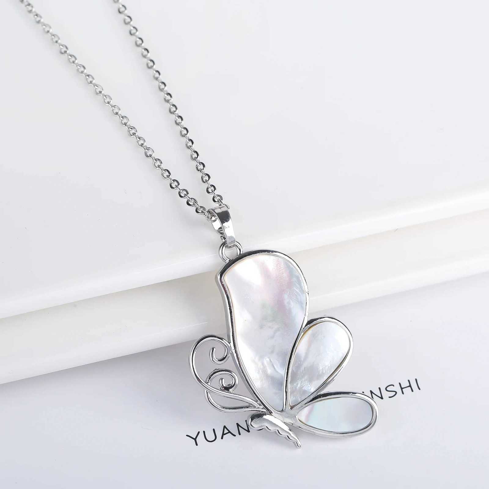 New Creative Natural Shell Design Insect Butterfly Dragonfly Pendant Necklace Personalized For Woman Party Vintage Jewelry Gift V251022
