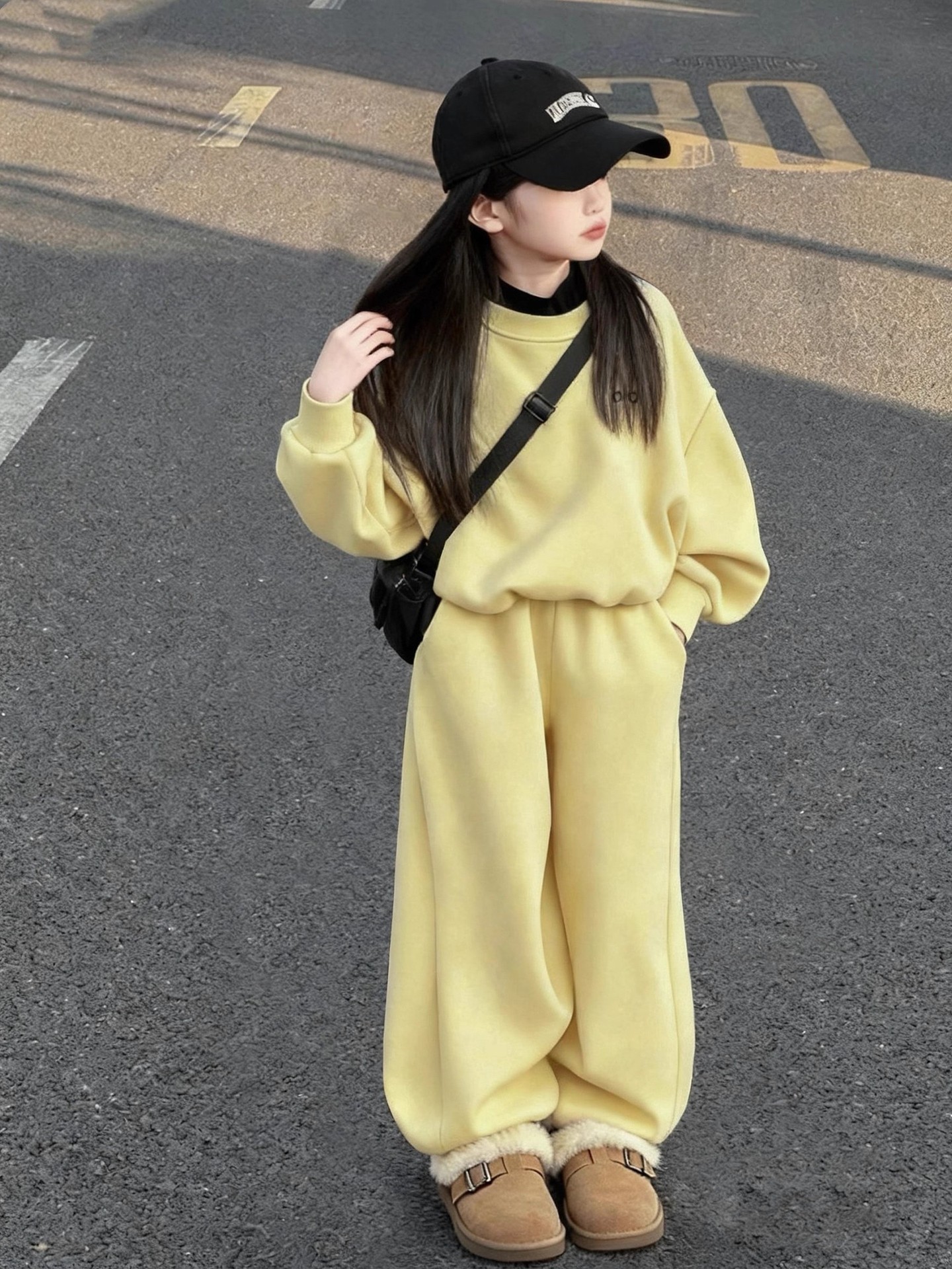 2025 Girls Autumn 2-Piece Set, Fashion Hoodie and Joggers Tracksuit, Luxury Fashion Sports Outfit for Kids and Tweens