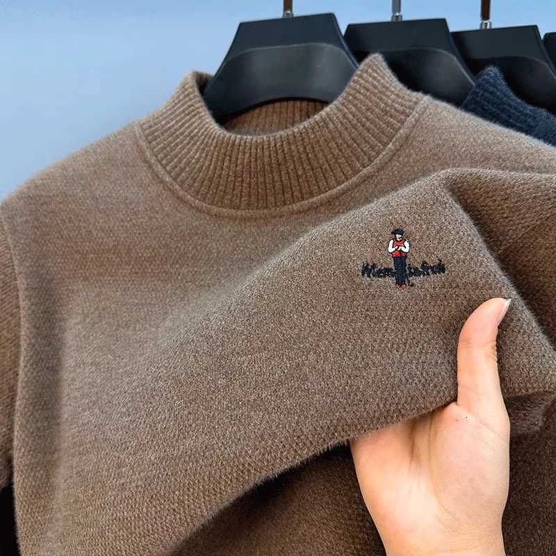 High quality mens round neck knitted sweater autumn winter fashionable cartoon exquisite embroidery design top warm pulloverXJ251022