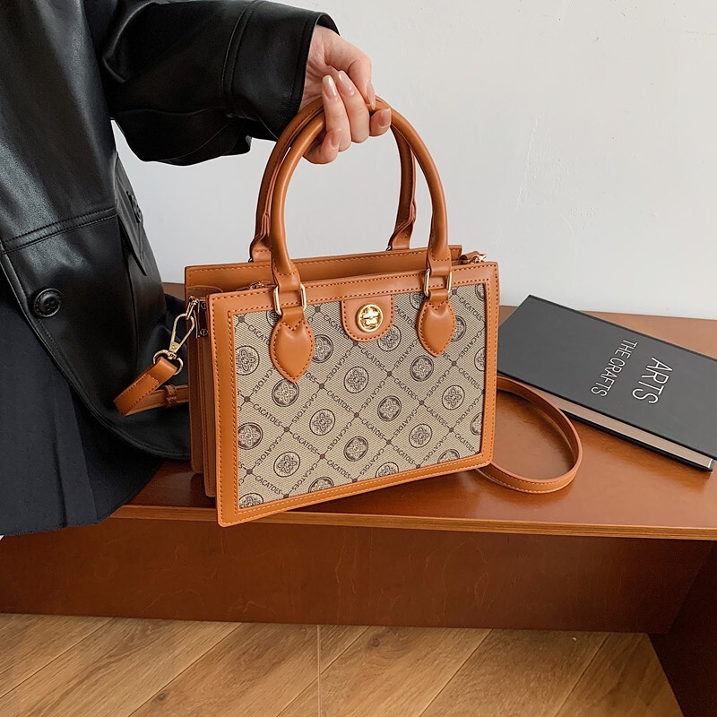 Luxury Brand Designer Bag New Small Square Bag For Women 2025 High-Quality Texture Letter Trendy Fashionable Light Luxury Single Shoulder Crossbody Ba