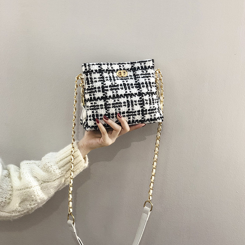 Luxury Brand Designer Bag 2021 New Trendy Bag, Autumn Winter New Woolen Women's Bag, Fashion Chain Ins Crossbody Bucket Bag