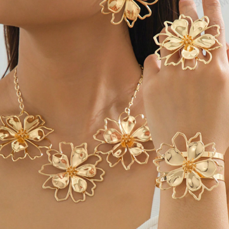 Autumn/Winter New Collection: Metallic Floral-Shaped Necklace, Earrings, and Ring Luxury Jewelry Set