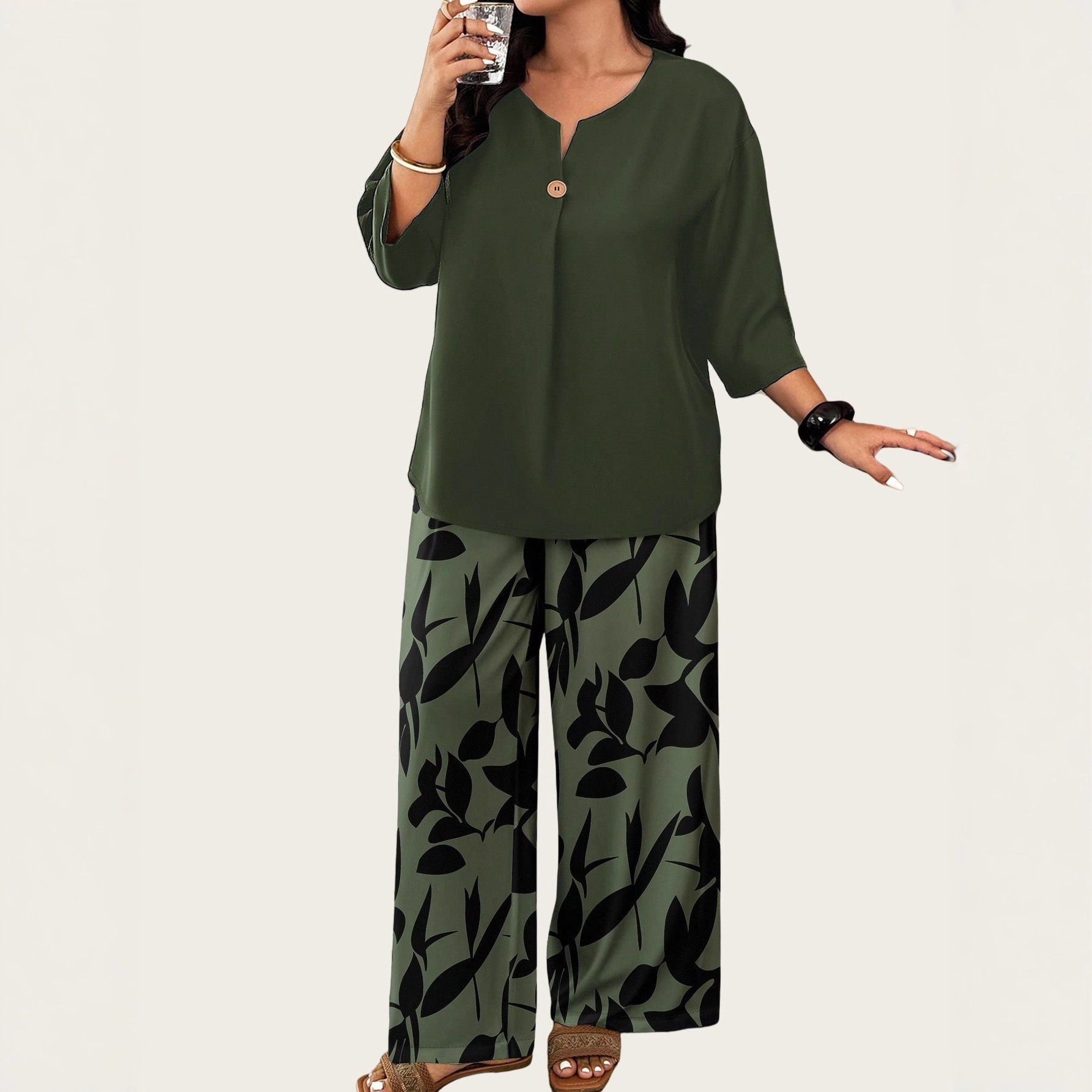 New designer fashionable women's plus size casual loose green two-piece set with leaf print V-neck artistic retro style