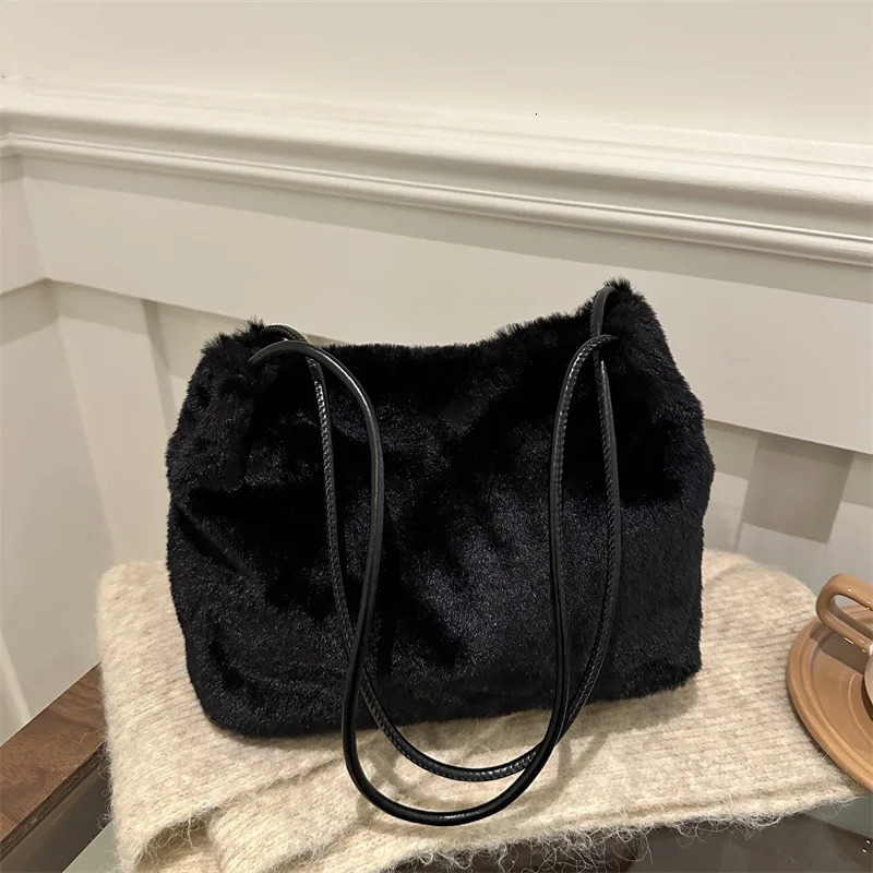 Refined Purse for Women Fashion Shoulder Bag with Classic Lines and Feel Functional Trendy 251018