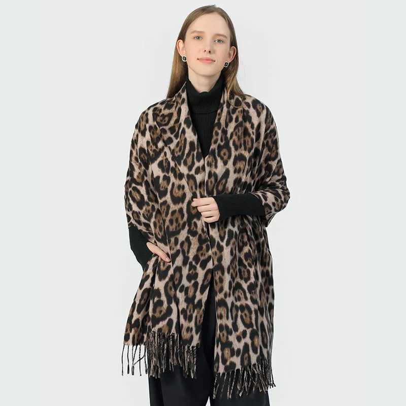 2025 Winter Leopard Print Scarf Women Warm Fashion Wrap Comfortable Stole Neckwear Versatile Shawl J251118