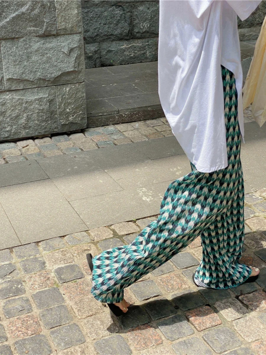 Ice Silk Wide Leg Pants Womens Summer Thin Plaid Casual Chiffon Cool Air Conditioning Sun Protection Folded Trousers 251016