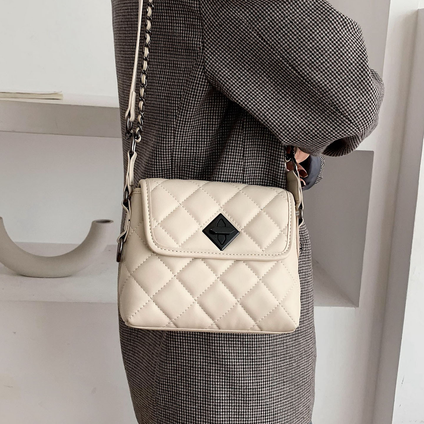 Luxury Brand Designer Bag High-Quality Niche Handbag For Women 2025 New Autumn Winter Chain Bag Single Shoulder Crossbody Bag Versatile Fashion For La