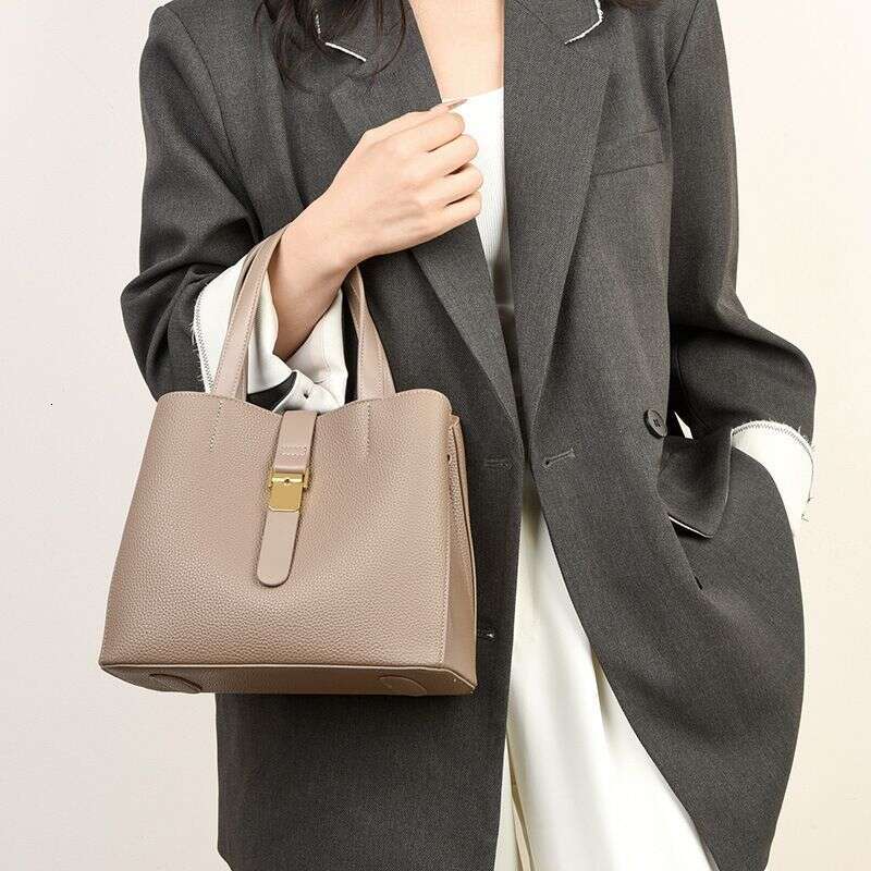 2025 New Model Women's Niche Design Korean Style Handbag Bags Single Shoulder Crossbody Commuter Bag Women