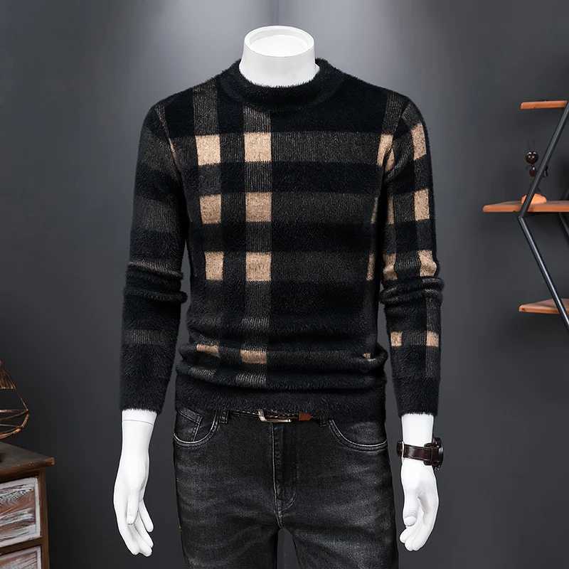 New Luxury Brand Autumn Winter Mens Knitted Pullover ONeck Striped Jacquard Sweater Fashion Versatile Warm Trend Mens WearXJ251022