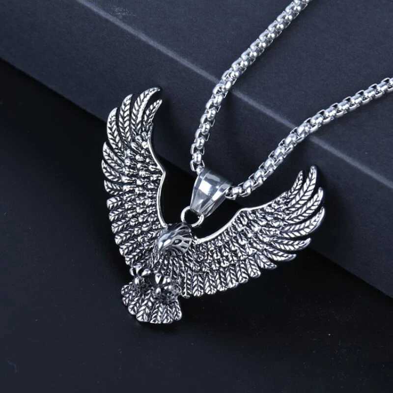Flying Pendant Necklace Hip Hop Punk StainlESS Steel Chain Mens Jewelry Vintage RAPper Rock AccESSories Gift 2025 New V251022