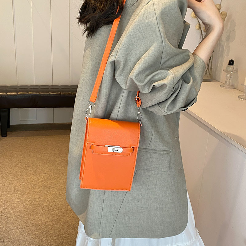 Luxury Brand Designer Bag 2024 Summer New Fashion Crossbody Small Square Bag Beautiful Niche Design Personality Bag Women's Phone Bag Single Shou