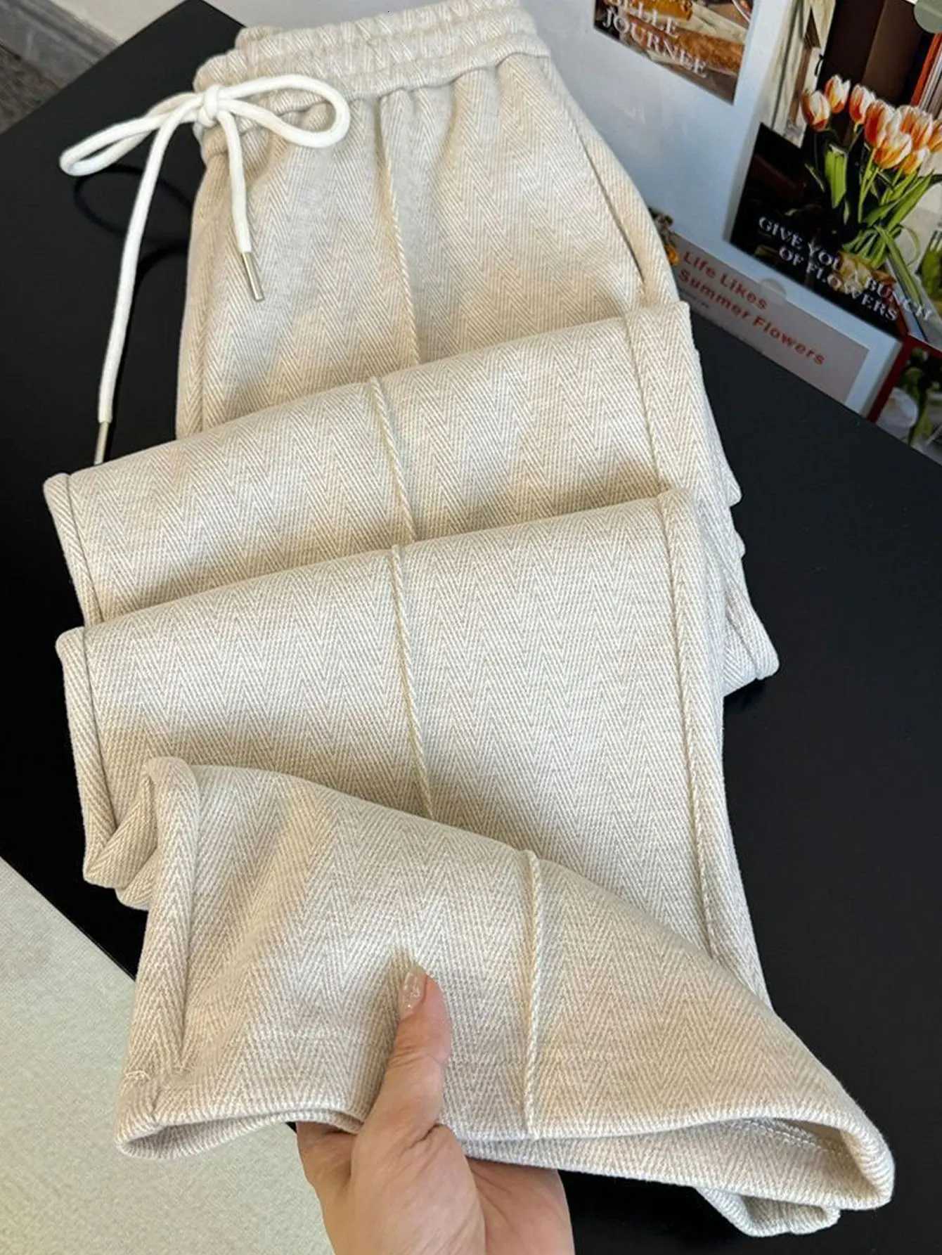 Autumn and winter wideleg pants with high waist design drapey herringbone pattern and velvet trousers straightleg pantsT251022