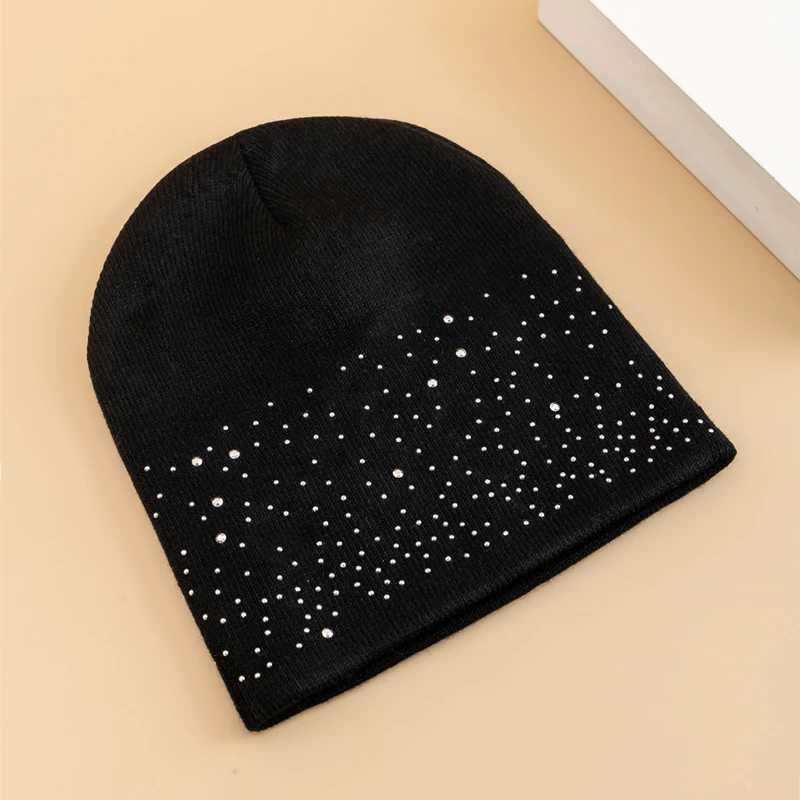 Hot Sale Women Casual Winter Fall Hat Stylish Shiny Rhinestone Decor Womens Beanie Outdoor Streetwear Knitted Hat J251022