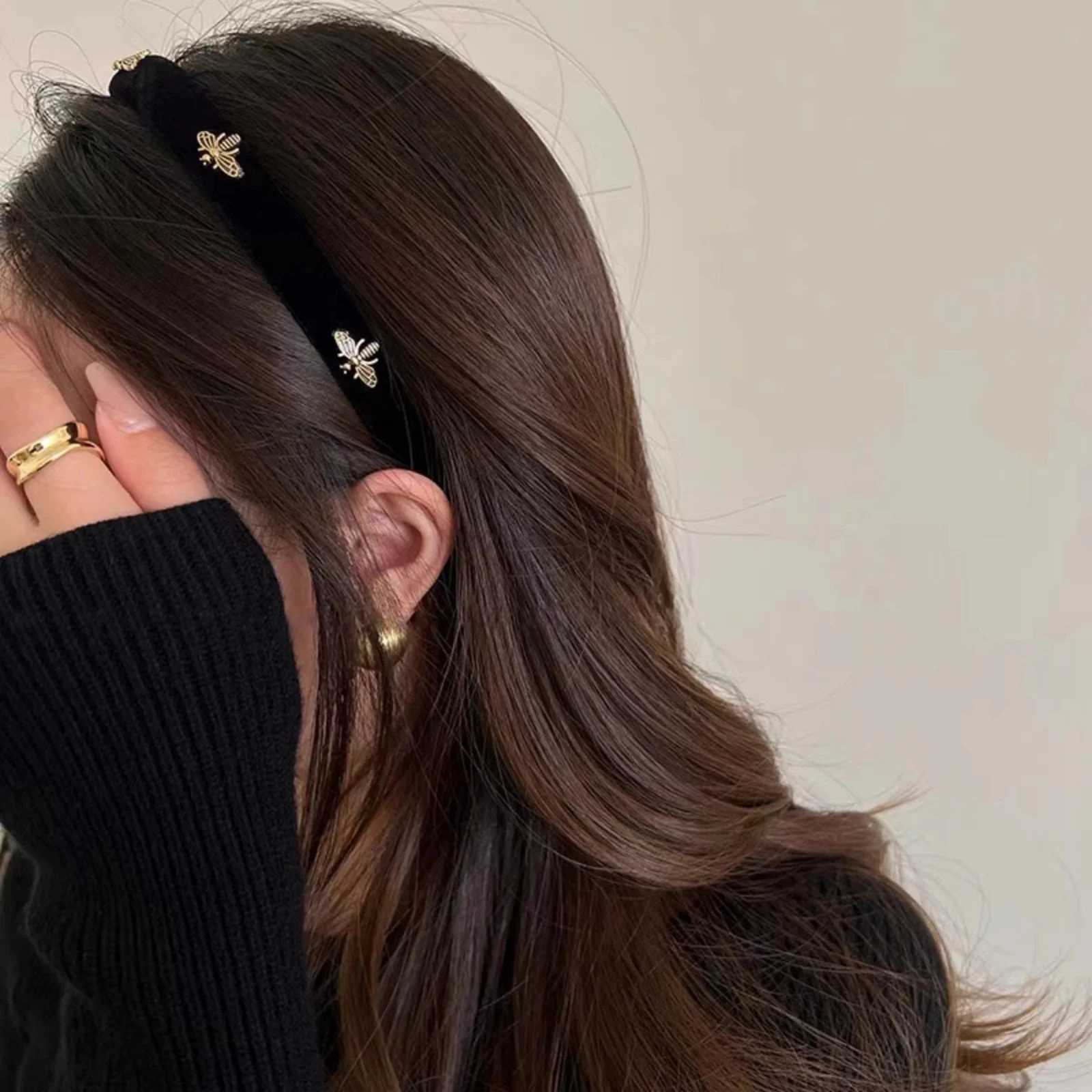 1PC Velvet Bee Fabric Face Wash Hairband Womens High Cranial Top Headband Pressure Hair Out Hair Cards Hair Accessories V251022