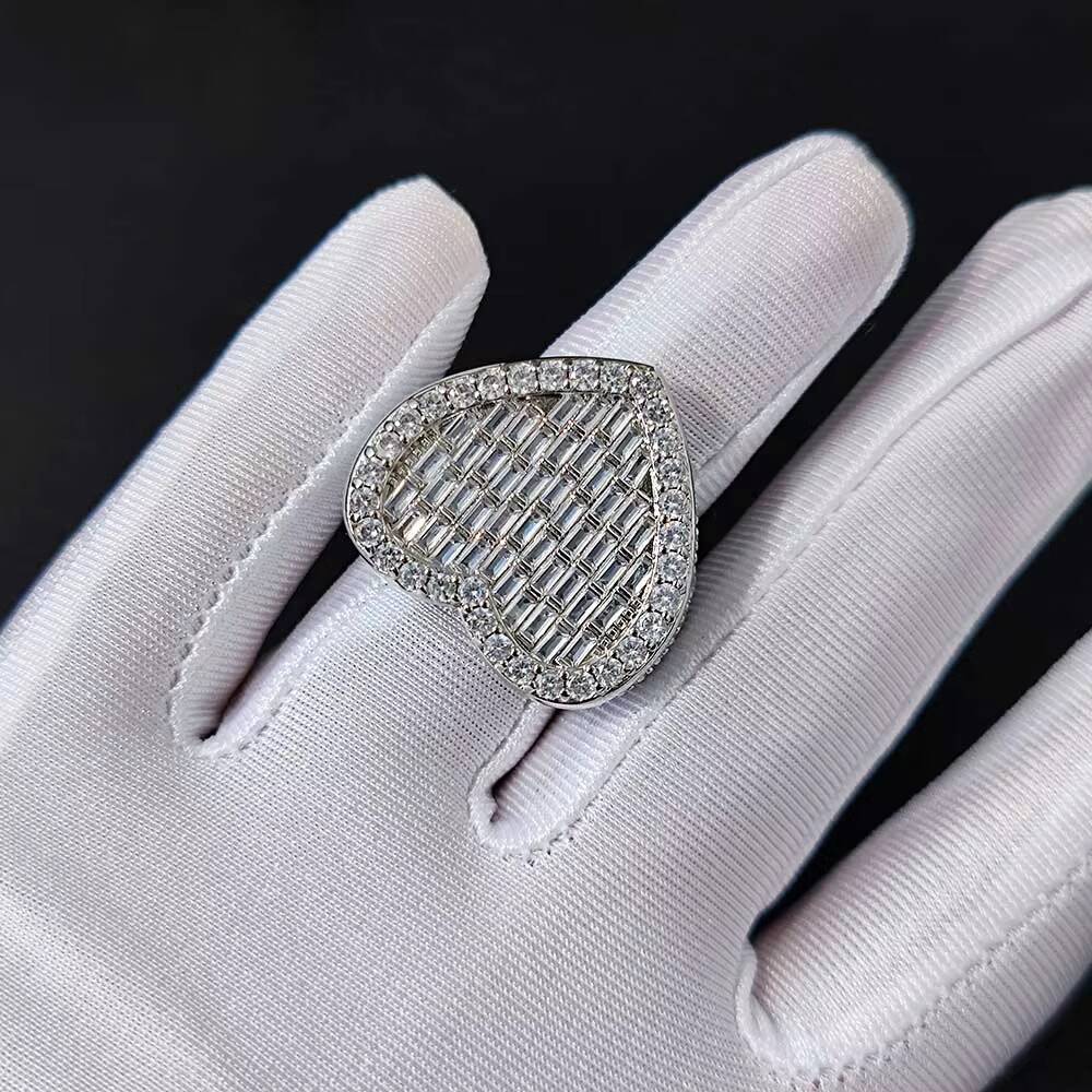 Nuoya Hip Hop Jewelry Iced Out Diamond Heart Ring Bling Baguette CZ Stone Lager Size Heart Ring Wome