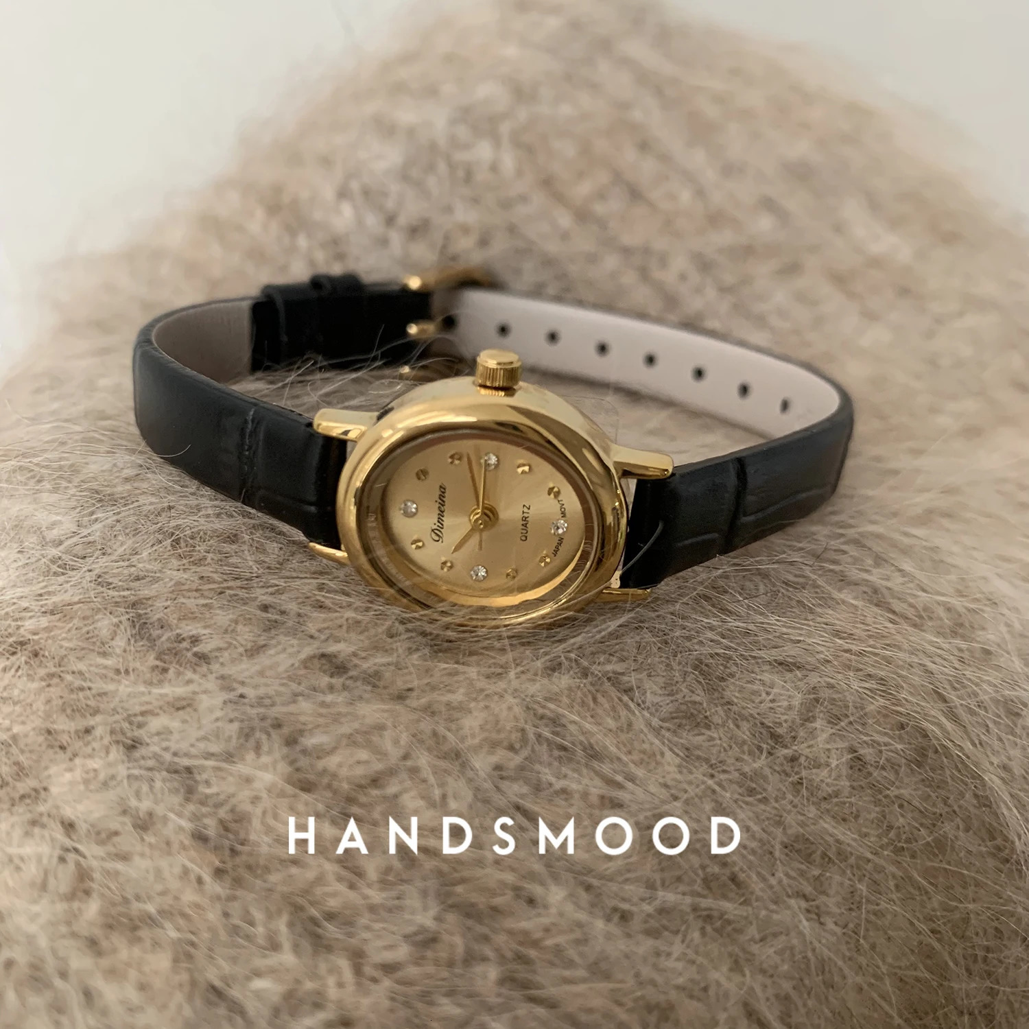 2024 Womens Watch Gold Plated Watch Womens Bracelet Medium Ancient Jewelry and High end Inlaid Water Diamond 251027