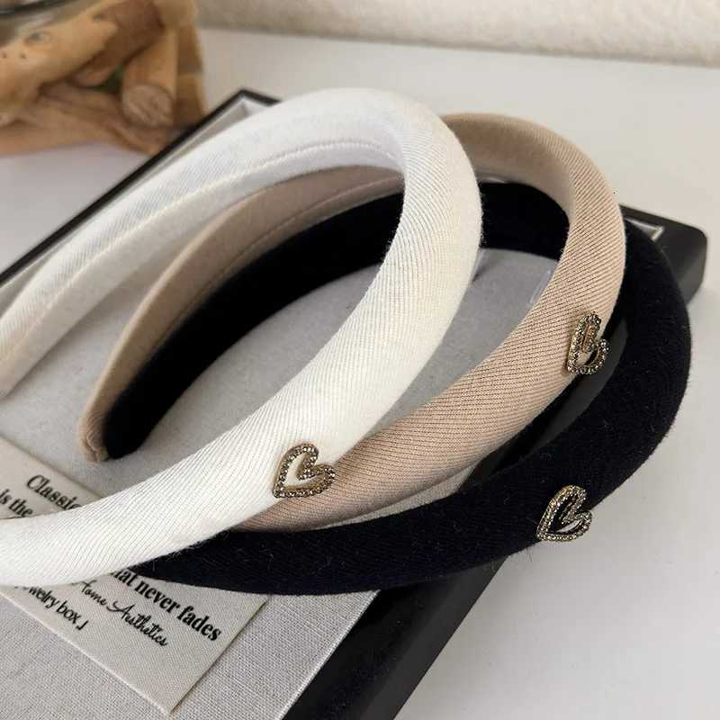 Rhinestone Heart Sponge Headband Hairband for Woman Girls Sweet Temperament Hair Hoop Autumn Winter Fashion New Hair Accessories V251022
