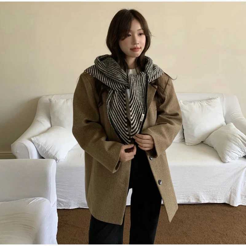 Korean Version Highend Striped Triangular Scarf Shawl Women Autumn And Winter New Warm Scarf Wool Scarf Casual Versatile Scarf J251118