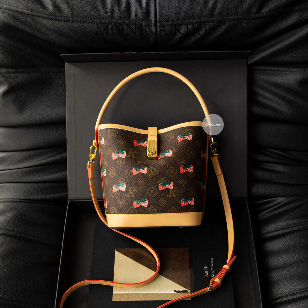 Designer Bag for Womens Bucket Bags Strawberry Printed Large Capacity Handbag Light Style Suitable Office Commuting Crossbody Bag