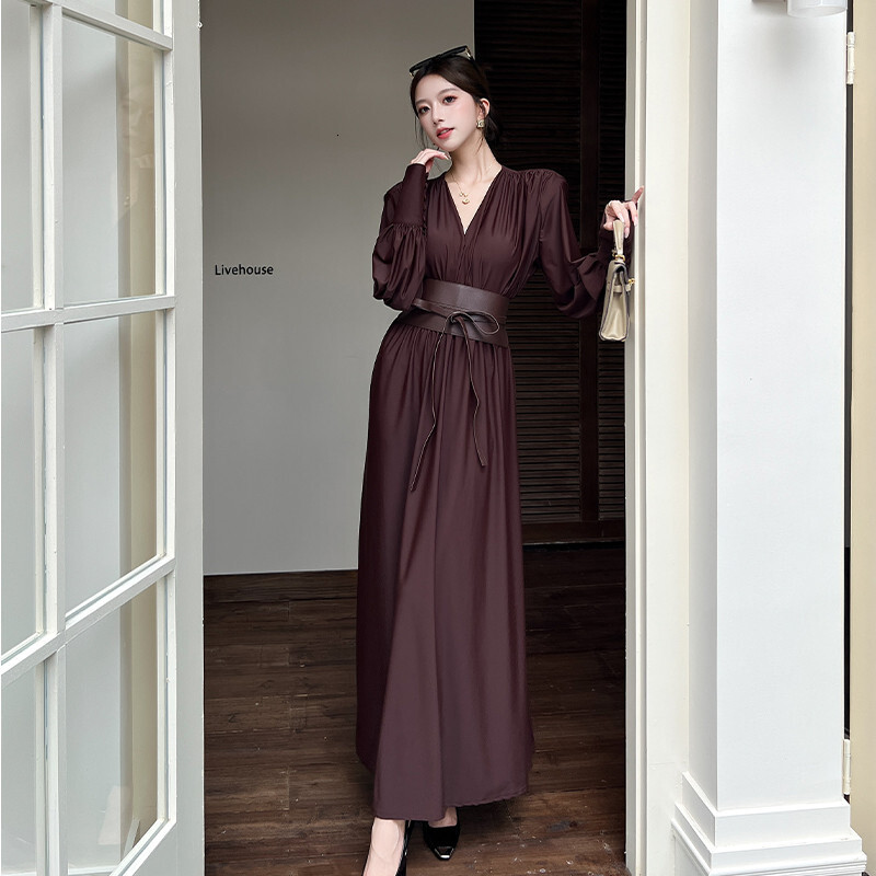Autumn and winter designer fashion new style elegant European and American style V-neck design waist pleat slim fit trumpet long skirt