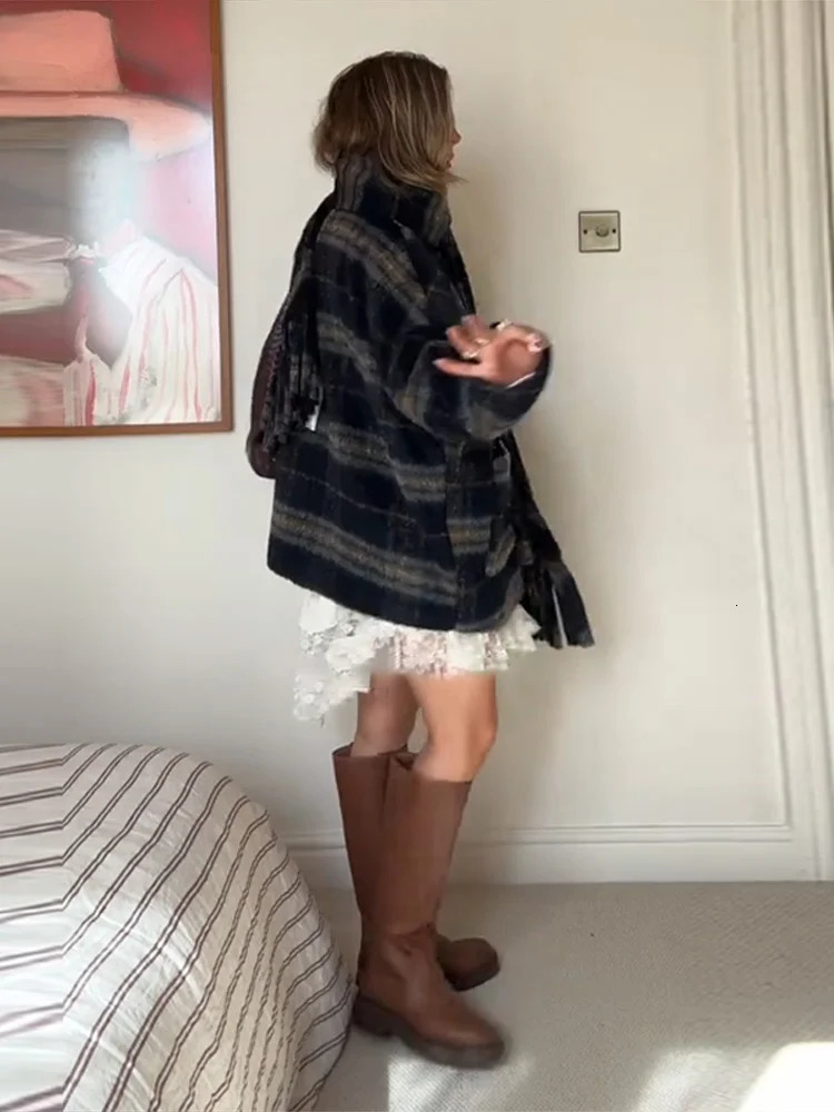 Vintage Outwear For Woman Button Coat Autumn Casual Jacket Y2K Style Plaid Crew Neck Tops Fringe Scarf Knitwear Womens Clothes 251021