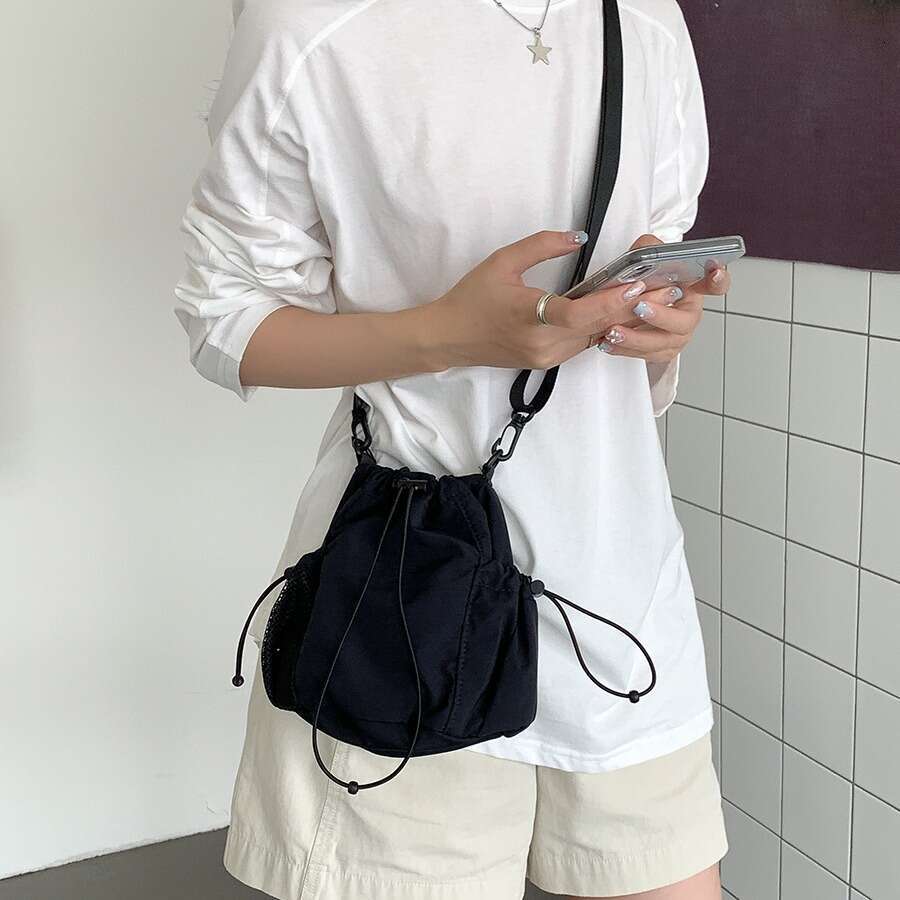 New Bucket Drawstring Pleated Nylon Casual Versatile Summer Shoulder For Women Niche Korean Style Crossbody Small Bag B5