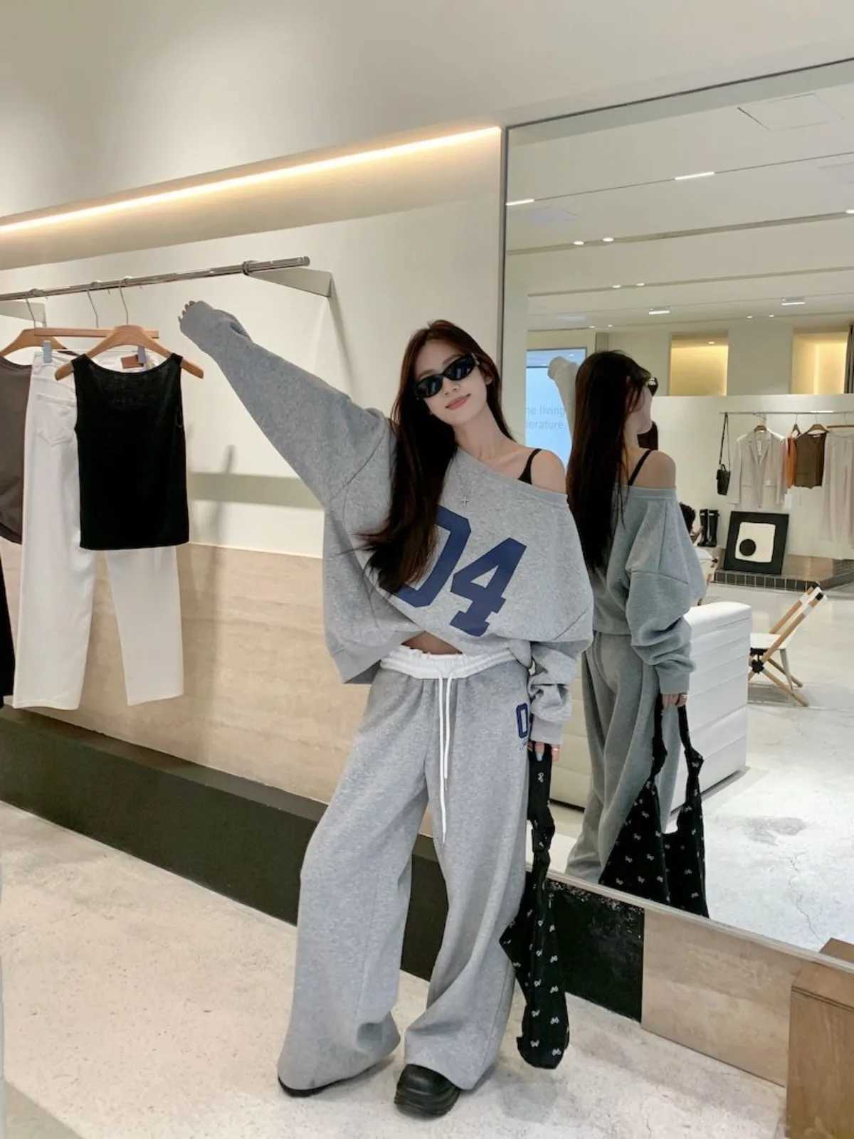 American fashion retro sports pants for women in spring and summer high waisted and drooping casual pants loose pantsT251022